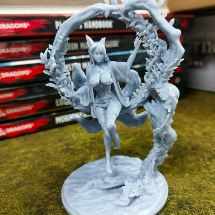 Sexy Guild Mate Series No.4 Nine Tail Fox by Village's Hope Miniatures