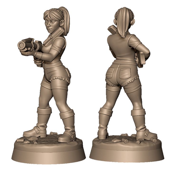 Female zombie fighter by Menagerie Miniature