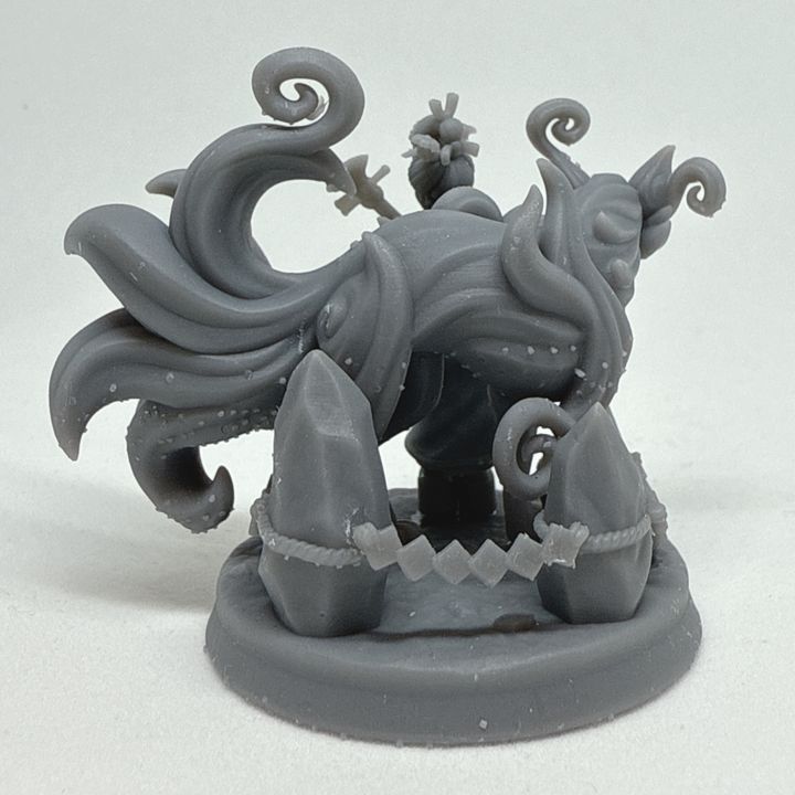Music geisha with spirit 9 tail fox by Menagerie Miniature