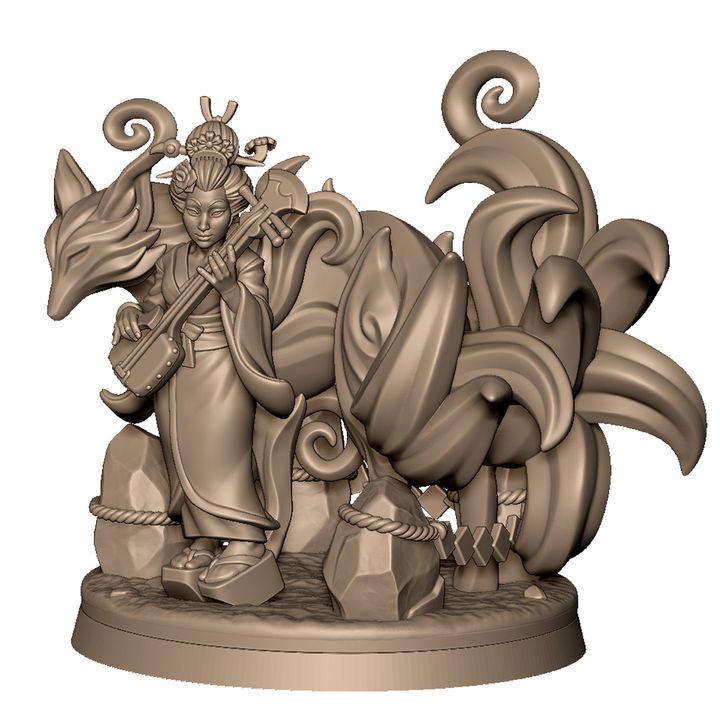 Music geisha with spirit 9 tail fox by Menagerie Miniature