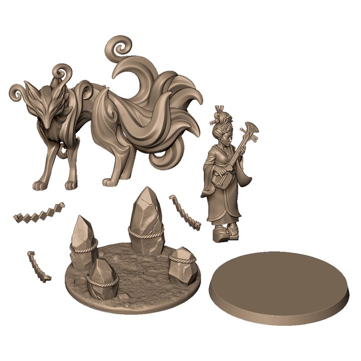 Music geisha with spirit 9 tail fox by Menagerie Miniature