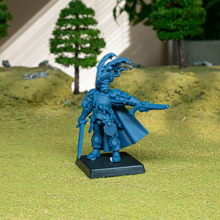Sunland Captain 2 by Highlands Miniatures