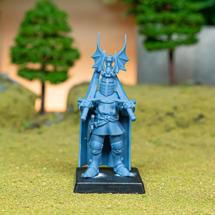Dismounted Sir Jaume with dual swords - Highlands Miniatures