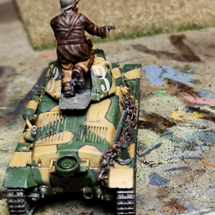 WW2 28mm 1940 French tank crew 2 by Colonel Muller