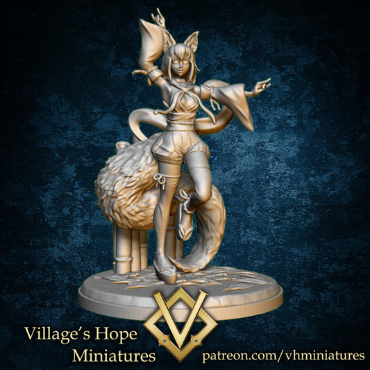 Kitsune Girl by Village's Hope Miniatures