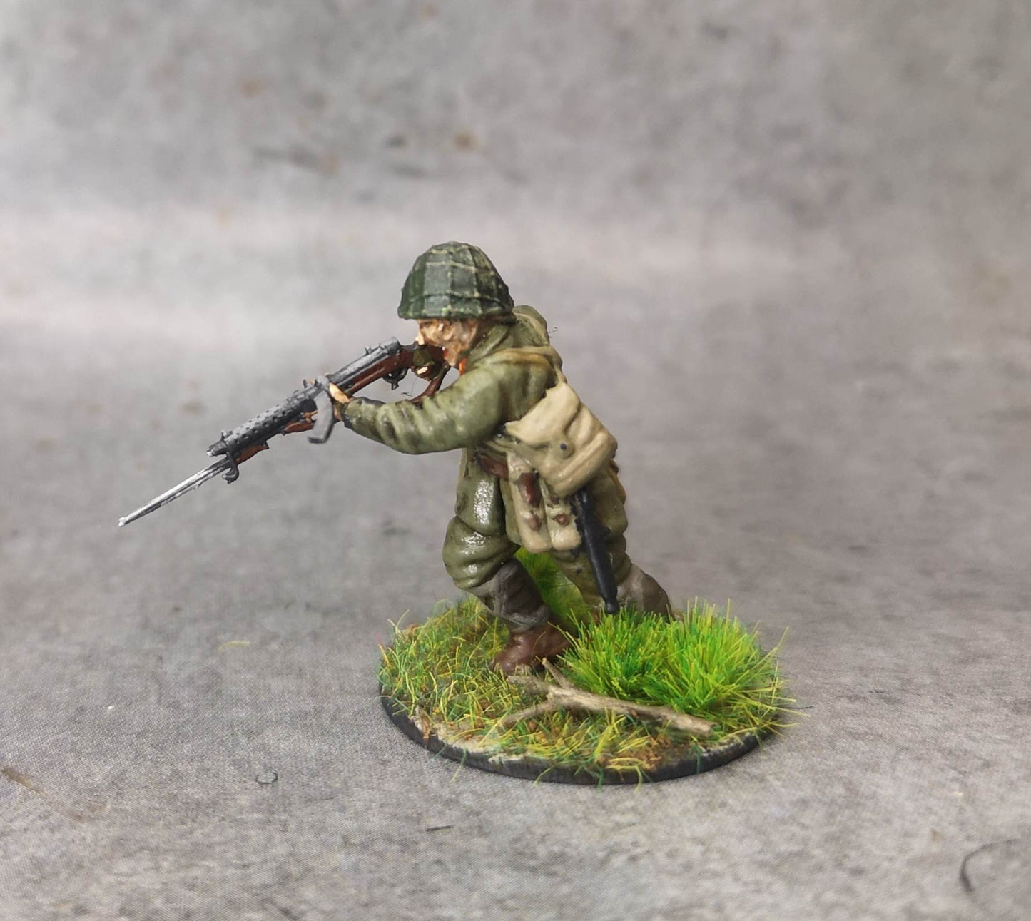 IJA Officer NCO and 2 Attendants with SMG