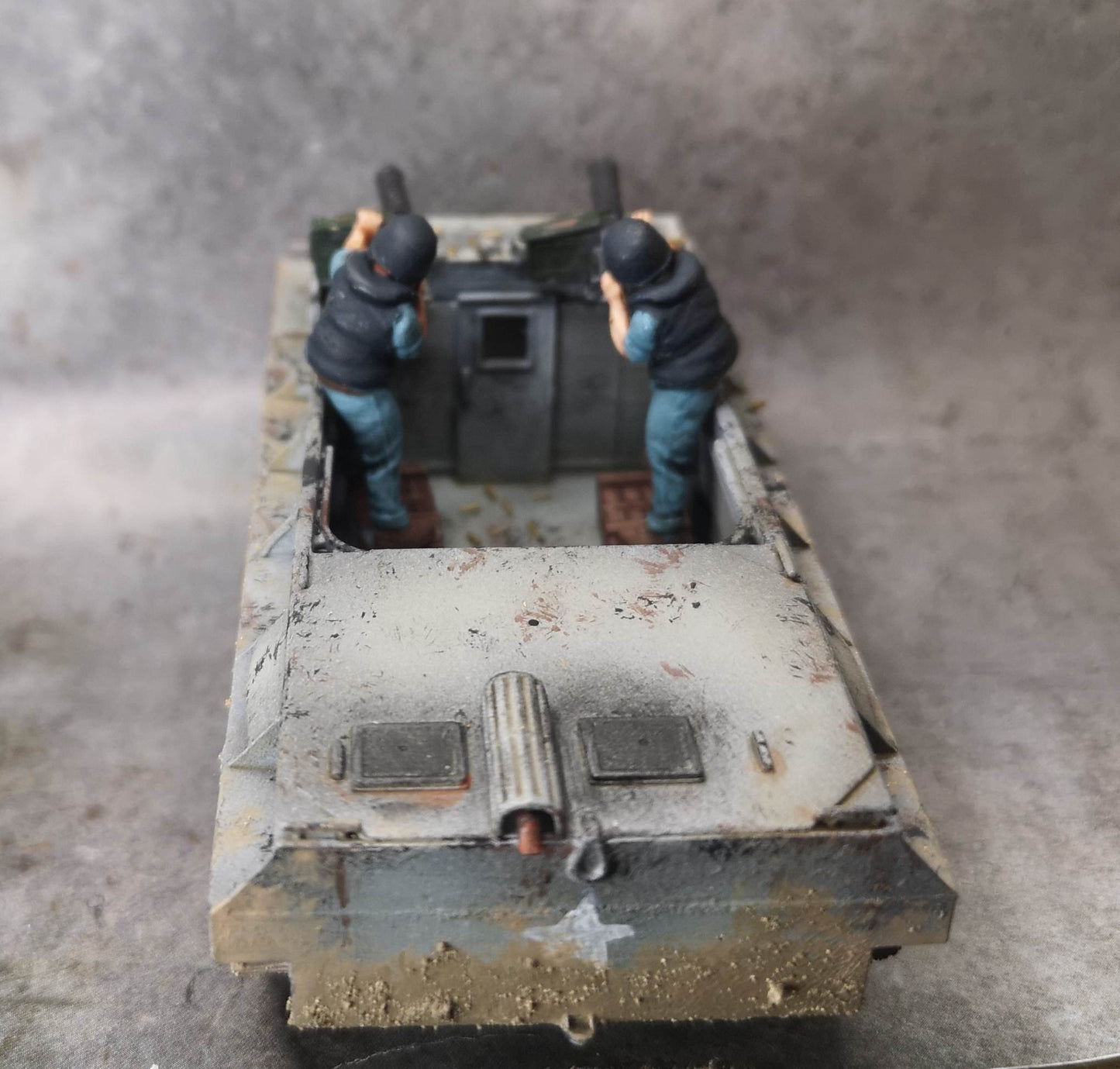 LVT-1 AMTRAC (Comes with Two Gunners)