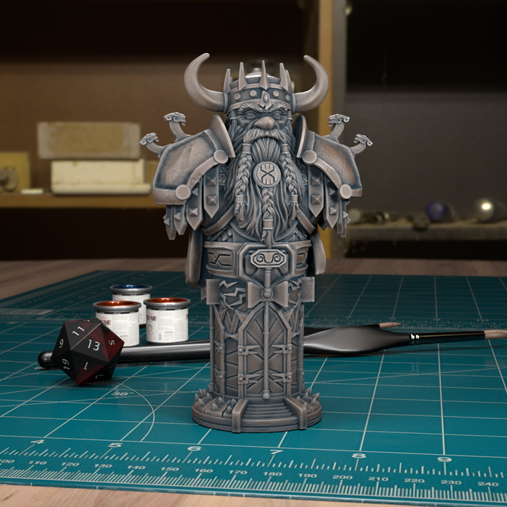 Dwarf Chess King by Tytan Troll Miniatures