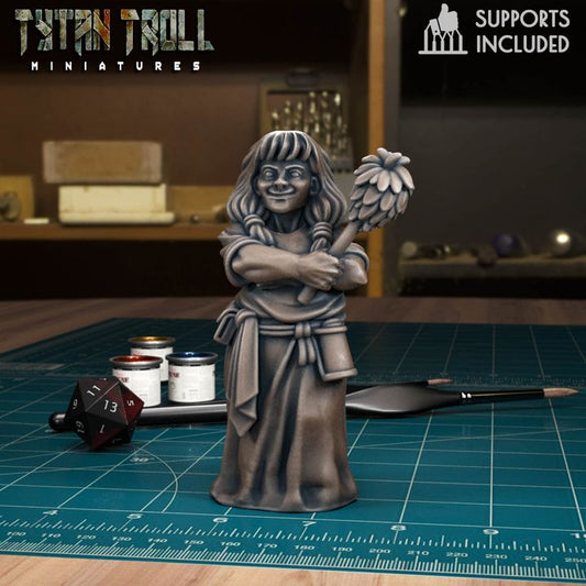 Madalena by Tytan Troll Miniatures
