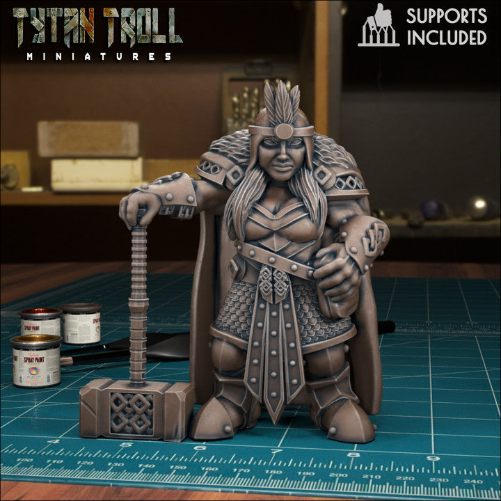 Female Dwarf 05 by Tytan Troll Miniatures