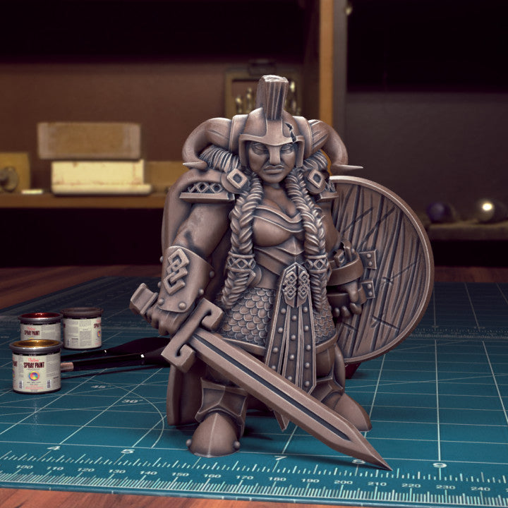 Female Dwarf 03 by Tytan Troll Miniatures