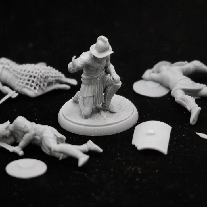 Defeated gladiator 4 figure pack by Gadgetworks Miniatures