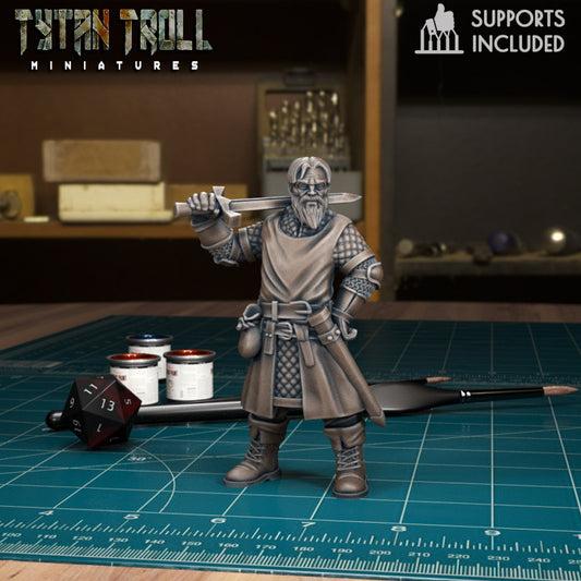 Man At Arms 13 by Tytan Troll Miniatures