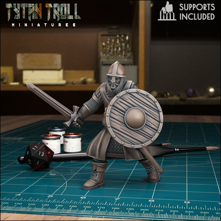 Man At Arms 05 by Tytan Troll Miniatures