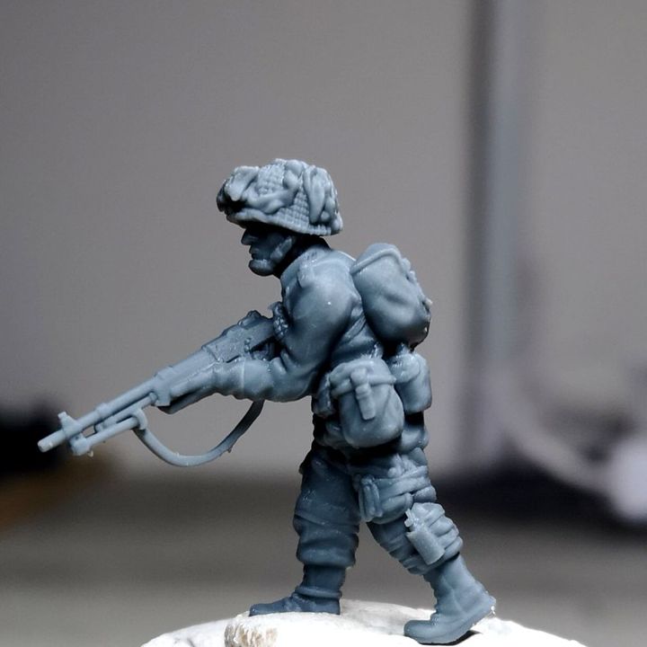 WW2 28mm US Paratrooper With Bar by Colonel Muller