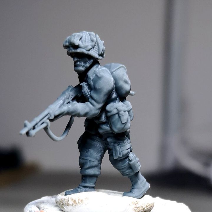 WW2 28mm US Paratrooper With Bar by Colonel Muller