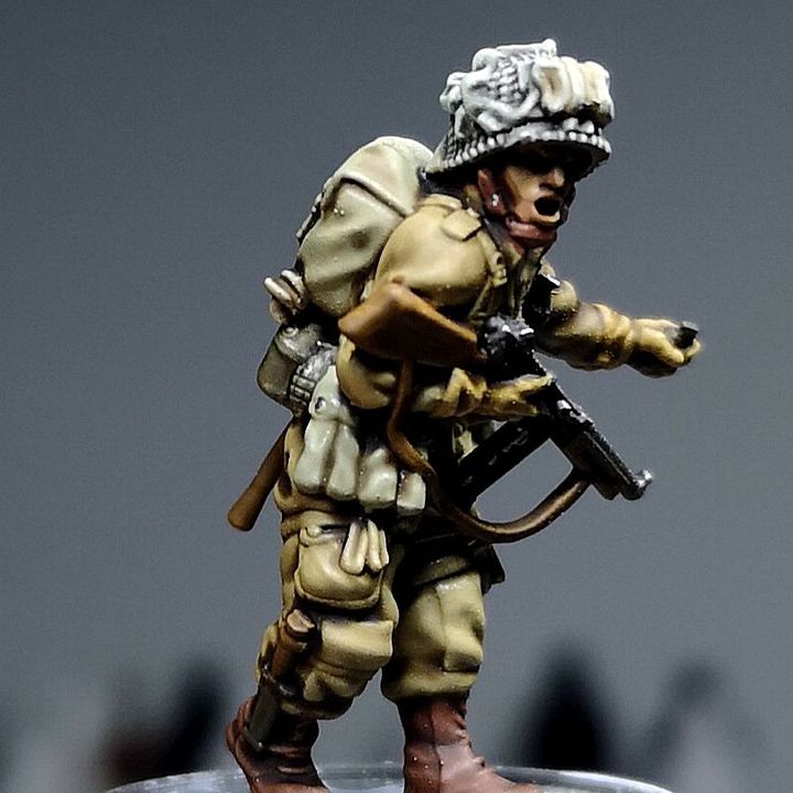 WW2 28mm US Paratrooper Officer/NCO SMG and Grenade by Colonel Muller