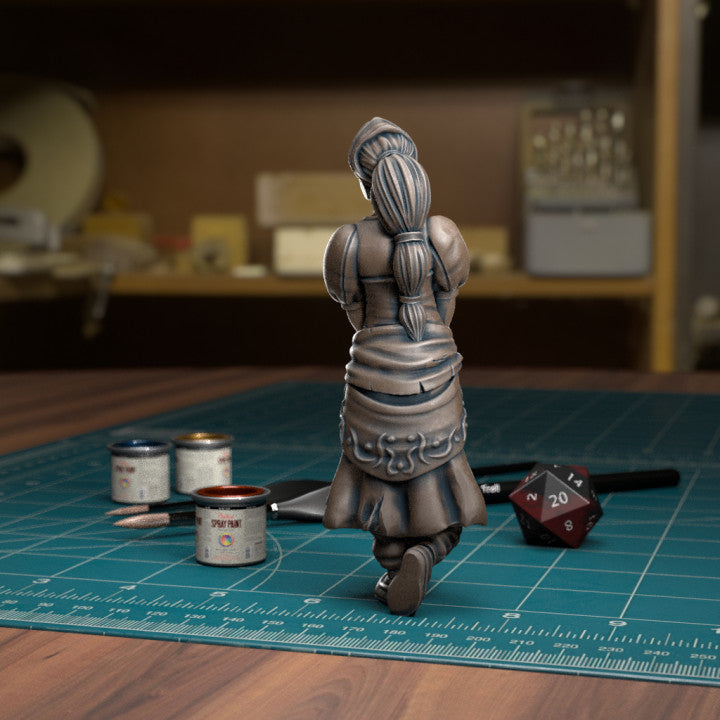 Bucket Girl NPC by Tytan Troll Miniatures