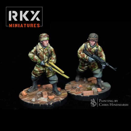 Late War German   fallschirmjager  flamethrower team